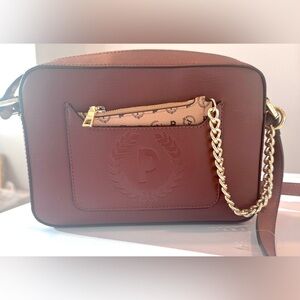 Beautiful new Pollini brown leather crossbody bag.